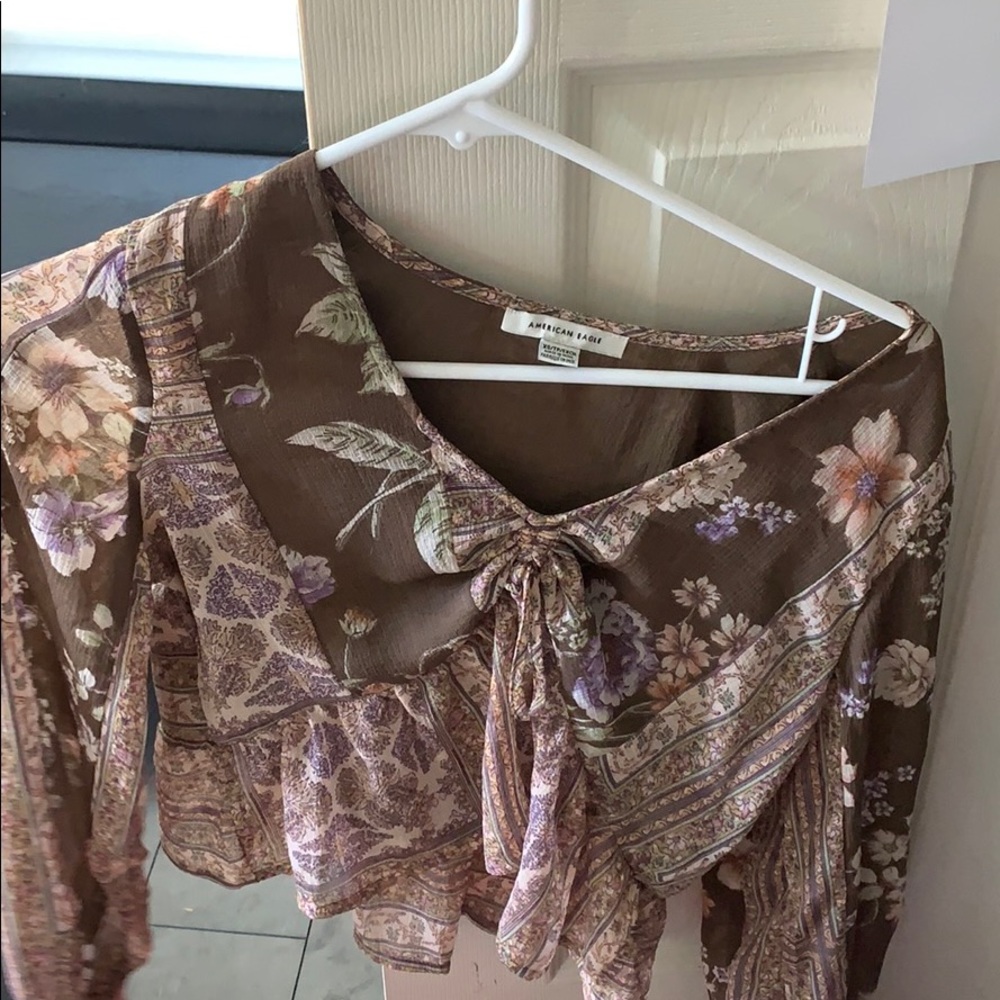 american eagle floral top
